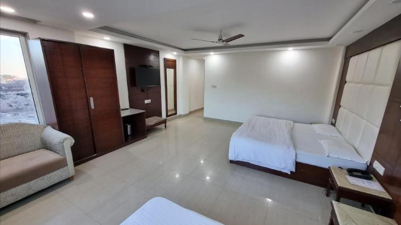 Deep Hotel Mussoorie Bagian luar foto