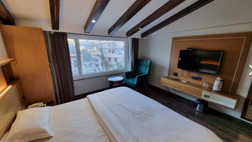 Deep Hotel Mussoorie Bagian luar foto