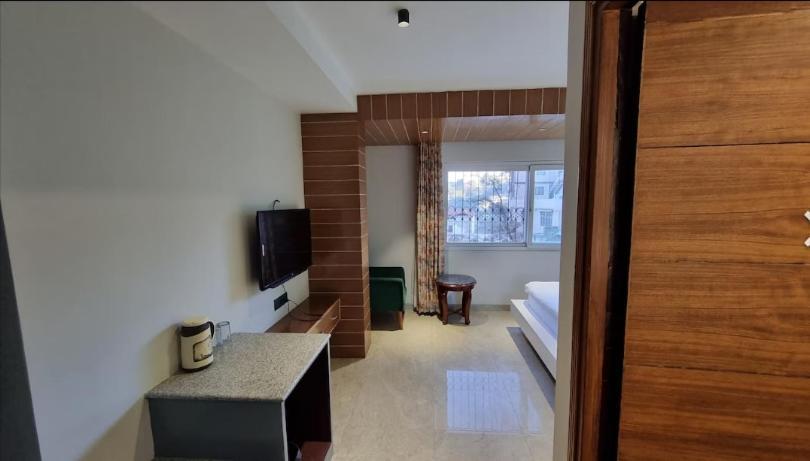 Deep Hotel Mussoorie Bagian luar foto