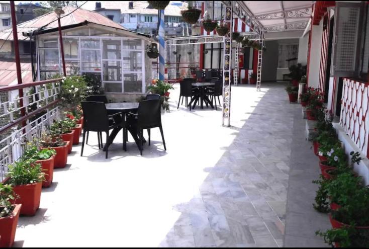 Deep Hotel Mussoorie Bagian luar foto