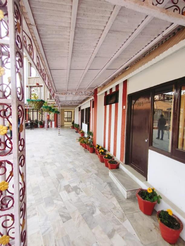 Deep Hotel Mussoorie Bagian luar foto